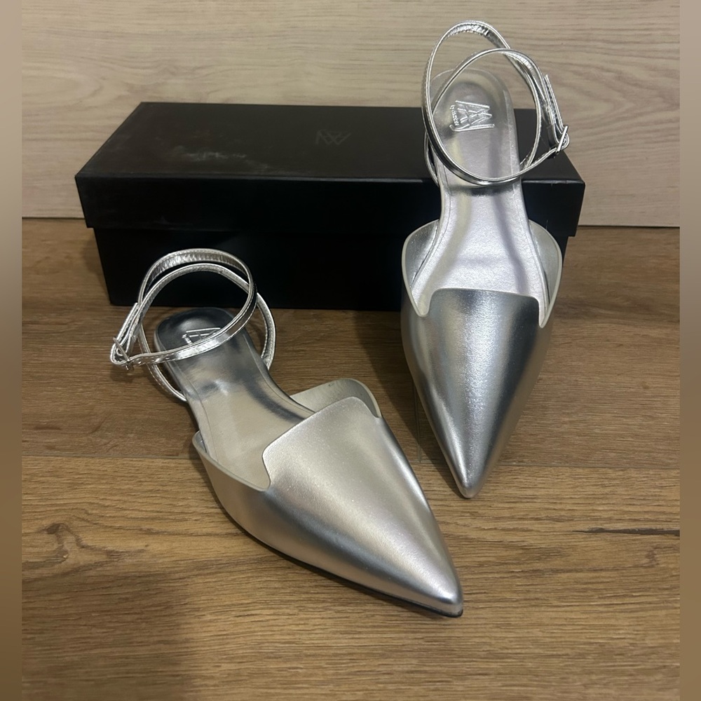 NEW AAJ By Aminah Talia ankle strap sandals size 5.5 reg $150